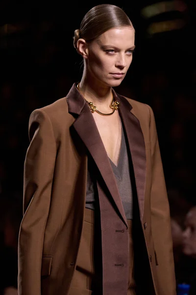 Look 83